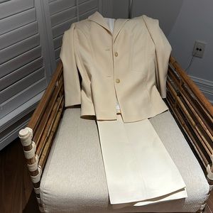 Beautiful matching suit.